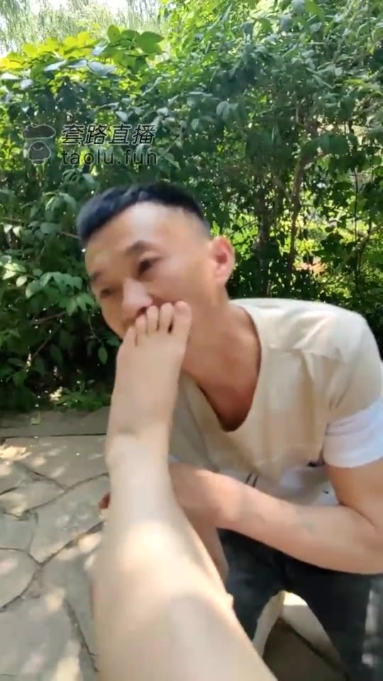 魅影 守着两个素人野外调教