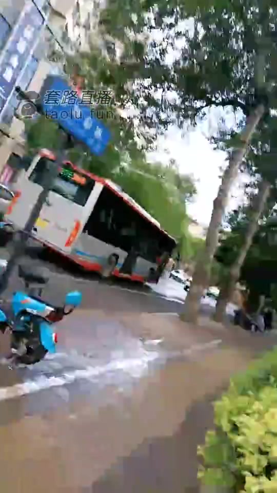 曹大成 纯素人开发耳光 学生女神