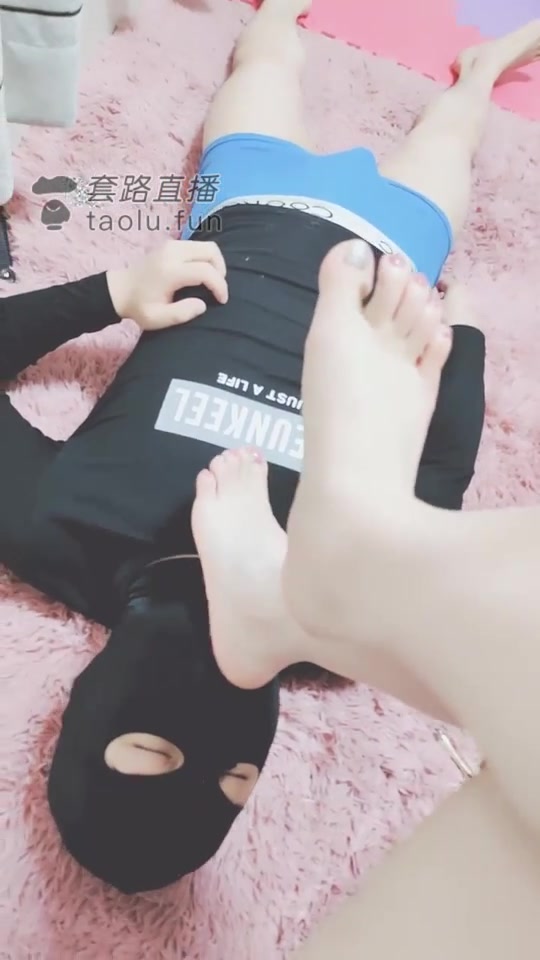 灵竹 第一次露脸调狗