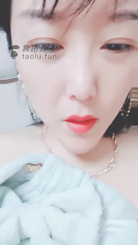 艾丽莎 舌吻腋下口舌坐脸