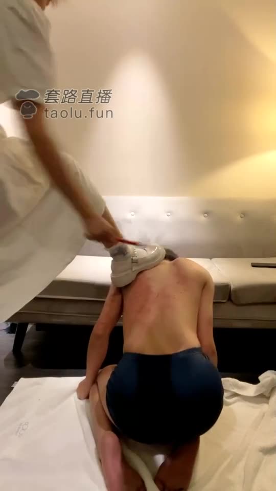 冷菱 双S教训小马桶 鞭打耳光 踩踏坐脸 直接圣水