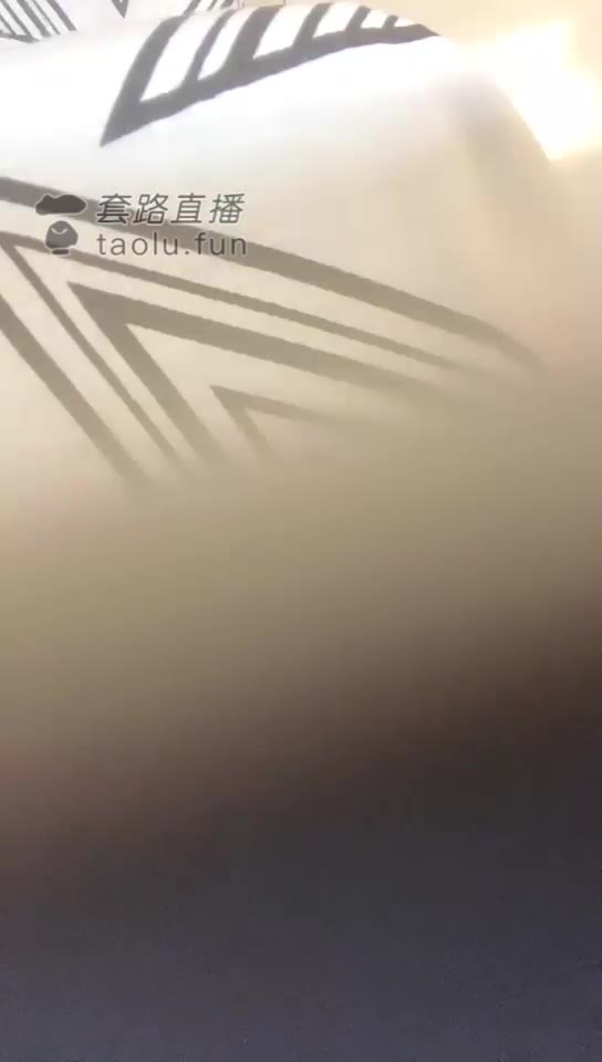沐清忧和昕昕 文文闻原味还挨踹 被两姐妹轮流踢踹