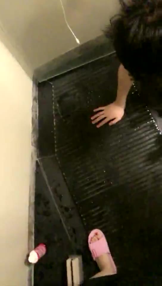 米爷爷 牛奶浴足贱狗看见洗脚水极度兴奋