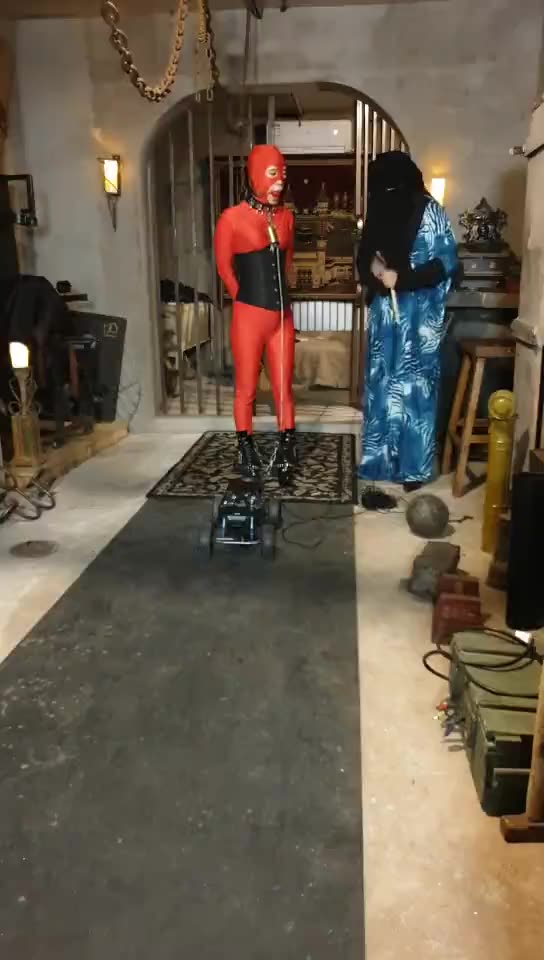 禅狱工作室 囚笼交链踩踏女奴