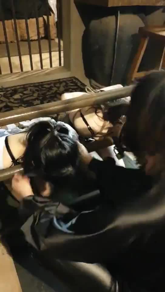 禅狱工作室 过年调教双女奴