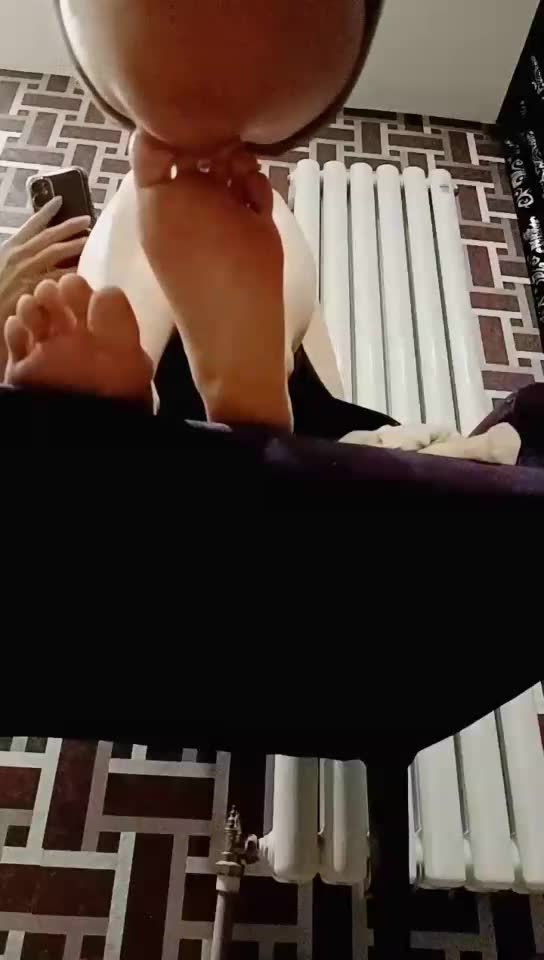 成都叶子 臭鞋垫伺候裸足