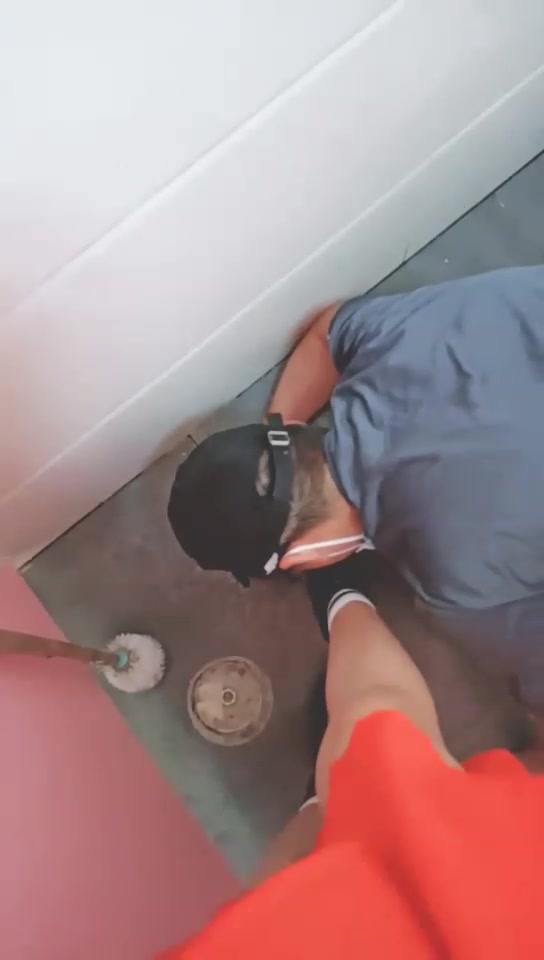 依然 公共女厕被调