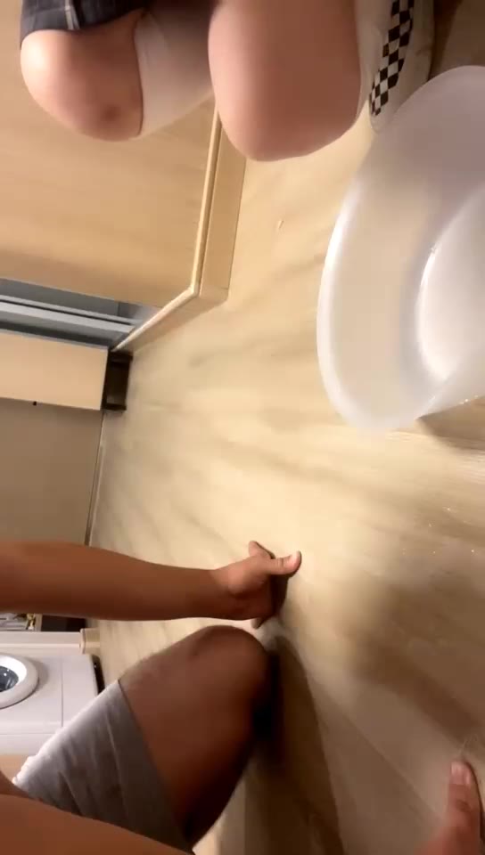 云云酱 喂食 赏狗狗吃薯片 让他喝洗脚水