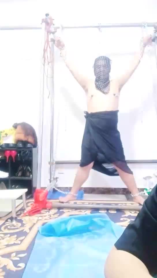 梦琪 制服不听话的家奴