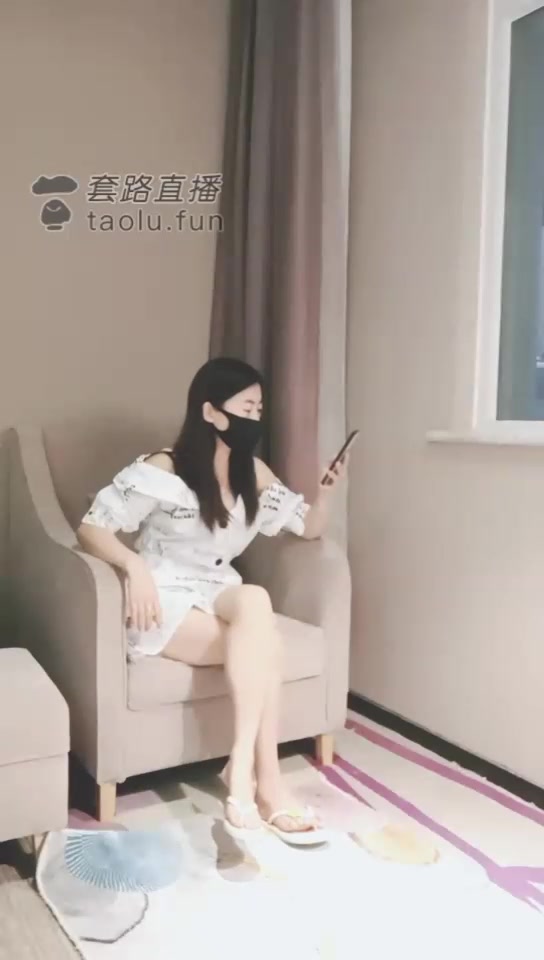 依然 圣水 舔脚