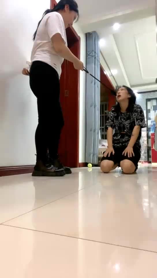 司野 耳光唾沫踩踏