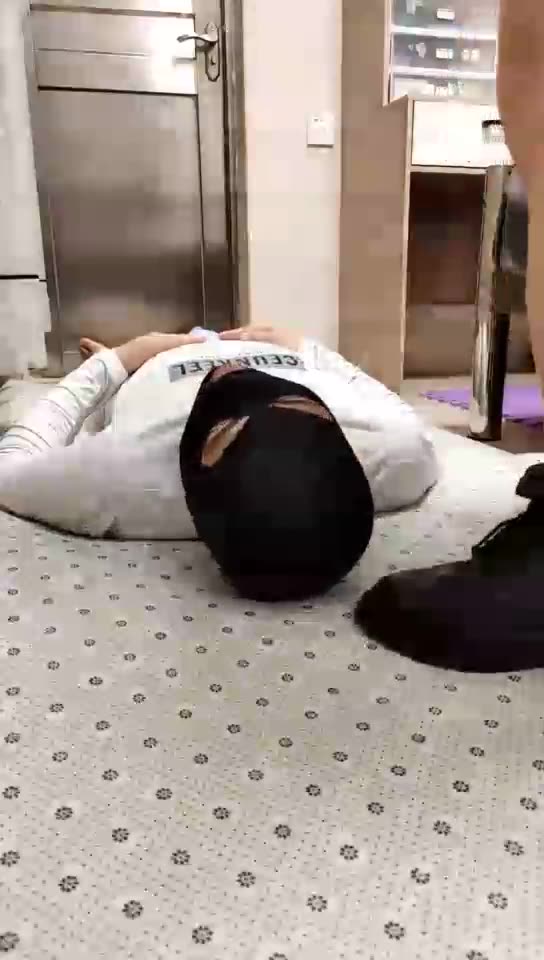 风月 舔鞋 踩脸 舔脚