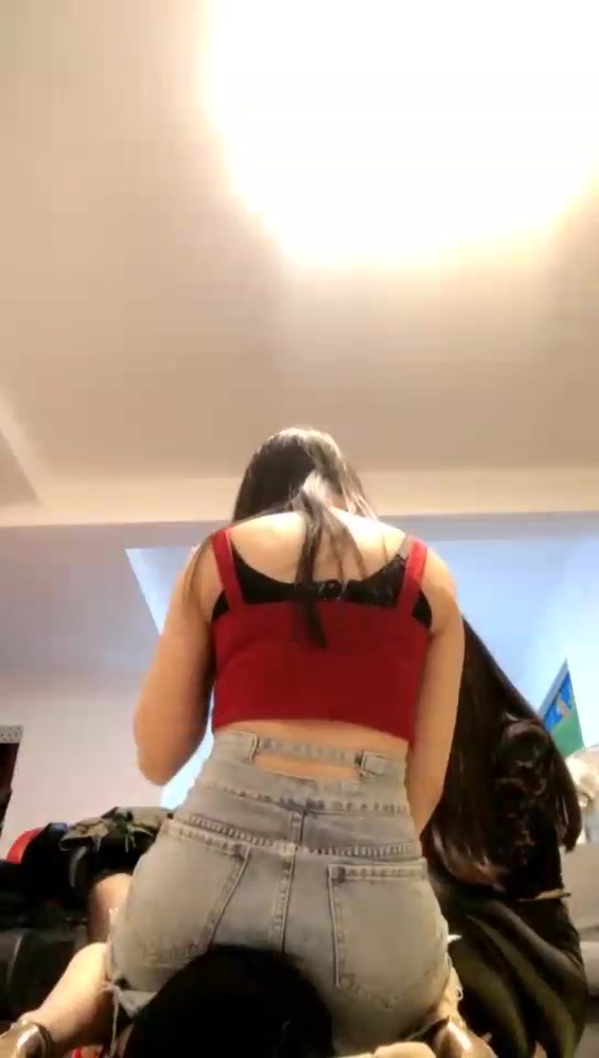 艾拉和十三姨 抓住一个偷衣贼