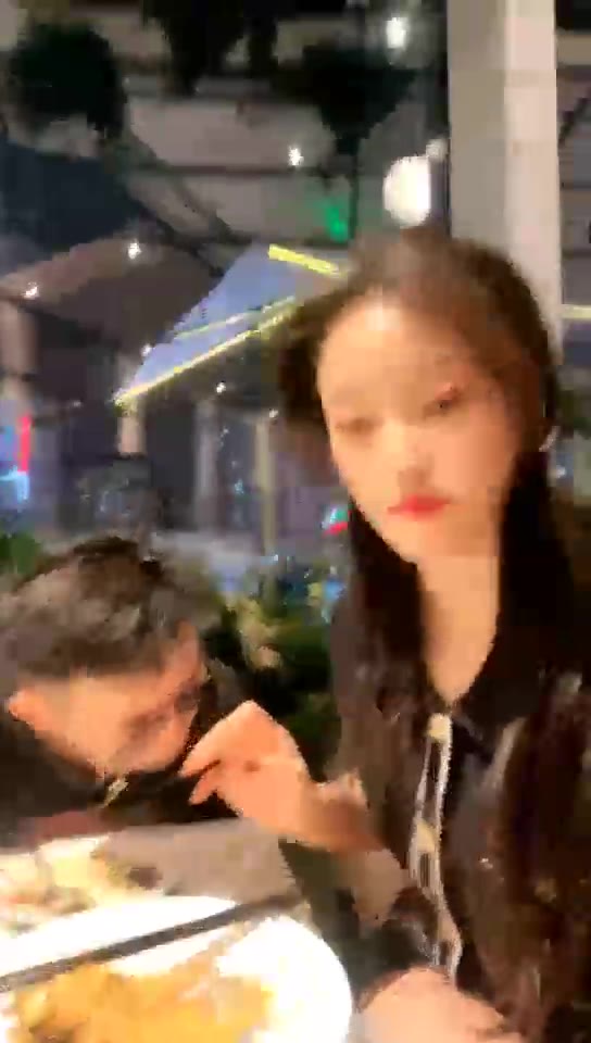 禾未 贱狗伺候主人用餐