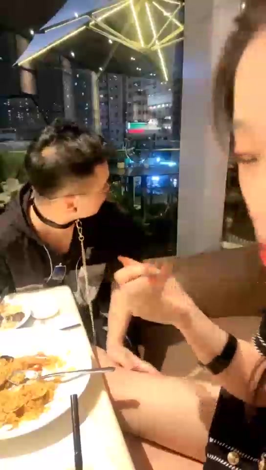 禾未 贱狗伺候主人用餐