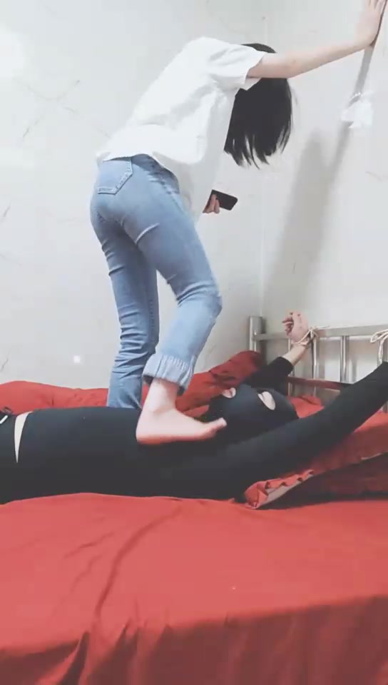 灵竹 贱狗犯贱了 深喉专场