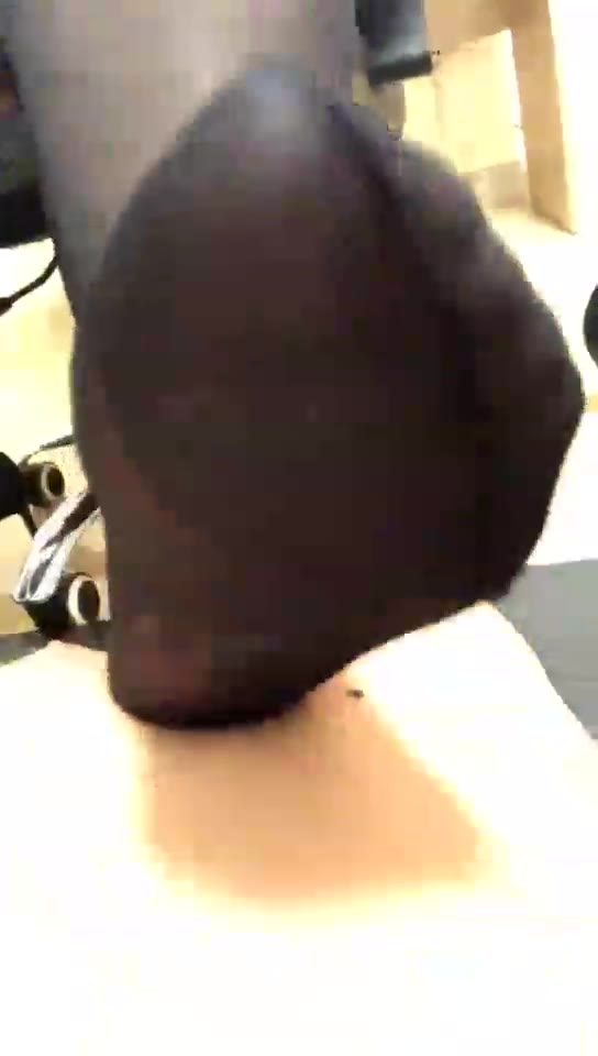 July 深夜到了贱狗家里 强制榨精