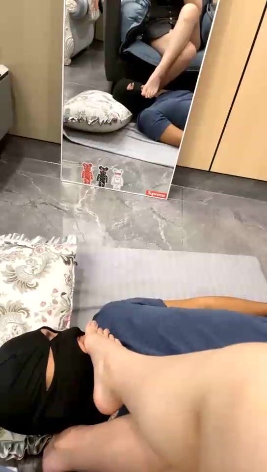 CC大大 踩脸 舔脚 虐乳