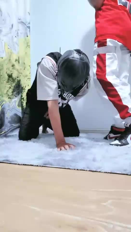 南笙四爷 踢裆300下撑得住吗废物