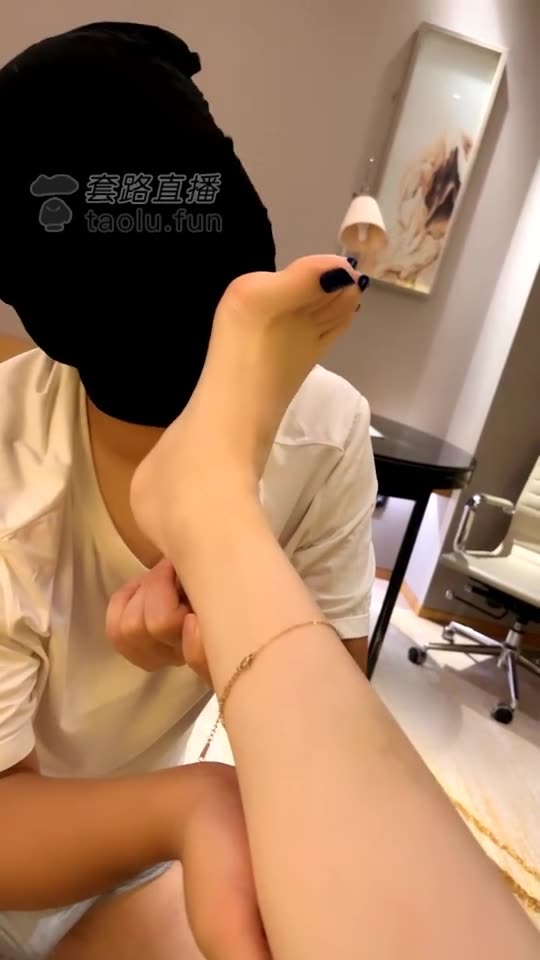 安主 贱婢释放后强迫吃下去