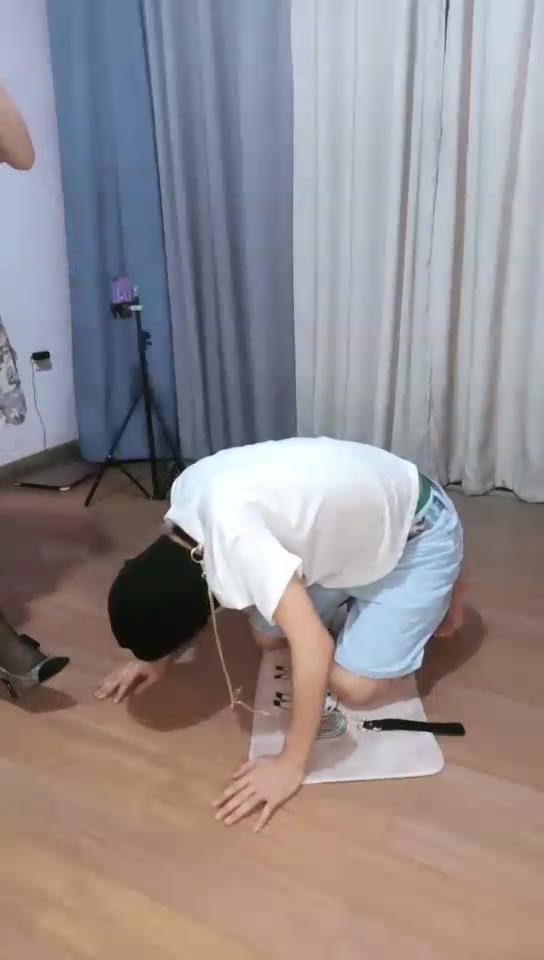 禾禾子 首播绿帽专场曝光强制胁迫 当老婆闺蜜的狗