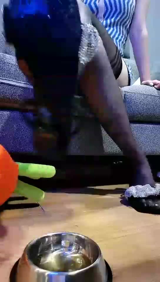 希蓝郡主 第一视角红绿灯 口水羞辱命令榨精
