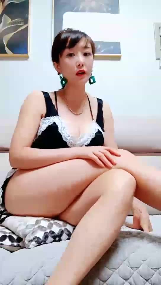 艾丽莎女神 调教剧情诱惑舌吻做脸