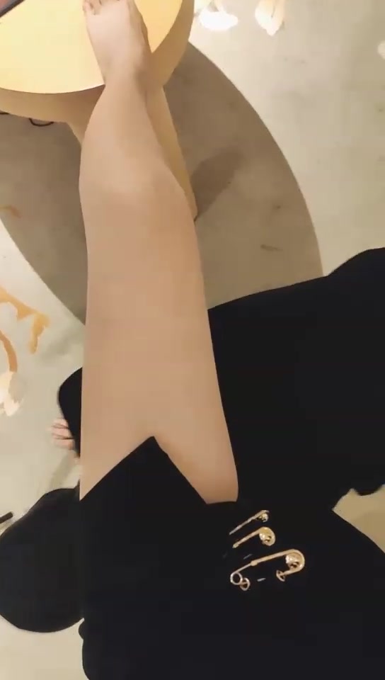 奈奈 奶狗舔脚 深喉 口水虐乳