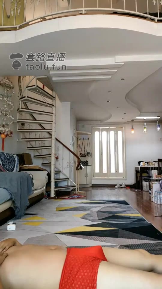 YY啊 小贱各种踩