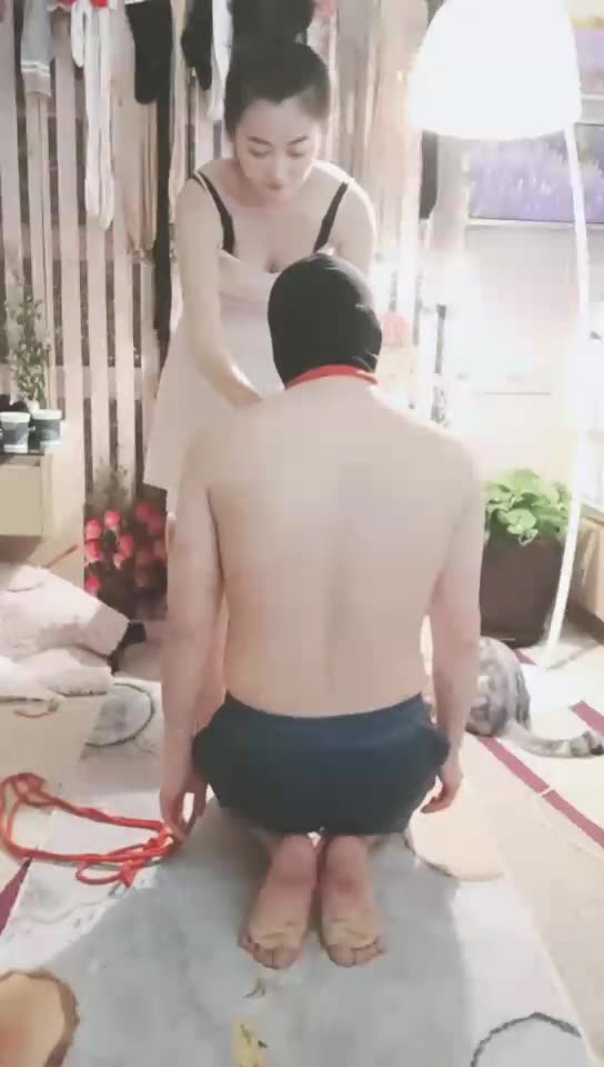 依然 耳光虐乳捆绑