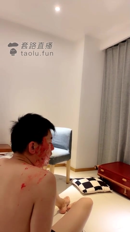 琳琳 人肉坐垫呕吐全部吃完