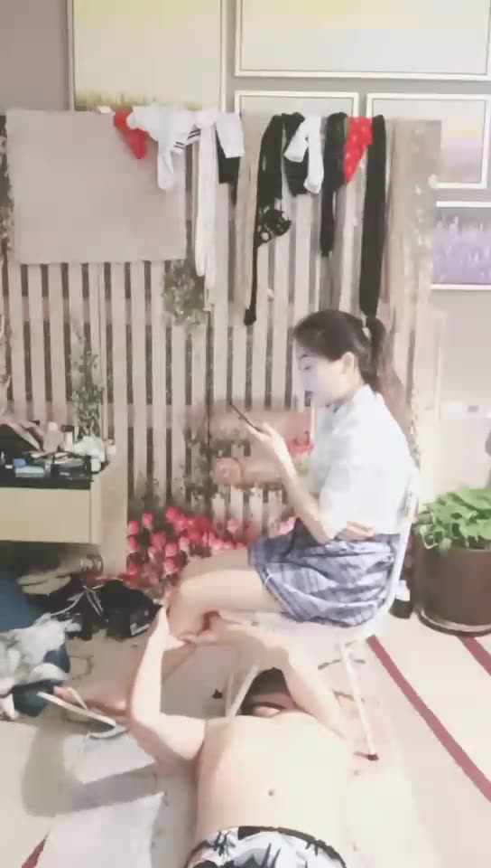 依然 吃屁