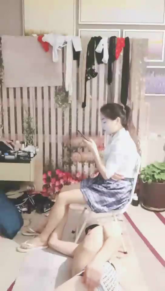 依然 吃屁