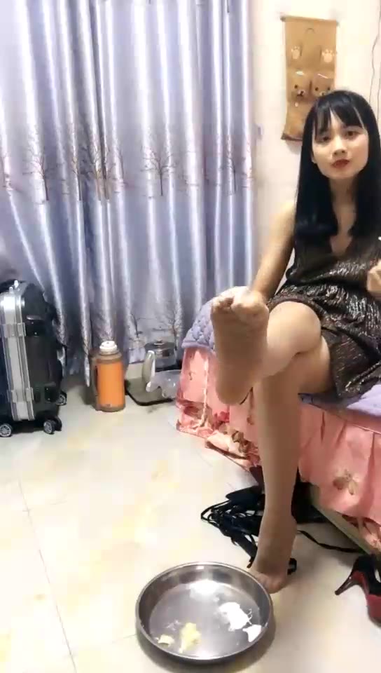 紫琳 小姨子放假来姐夫家 调教姐夫