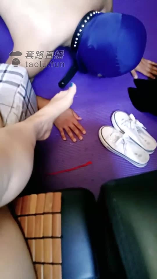 灵犀 鞋底灰都咽下去了羞辱无底线