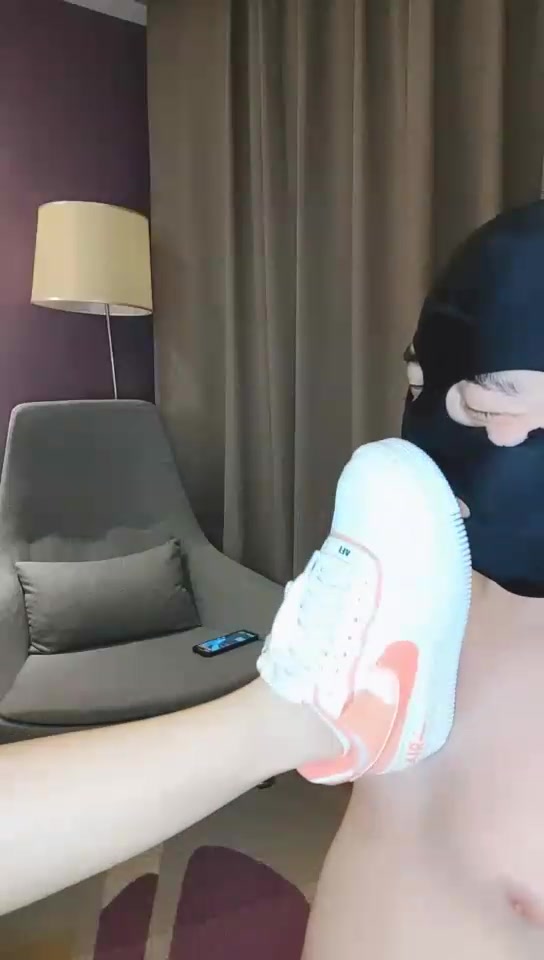 奈奈 调教耳光恋臀 舔鞋底 耳光