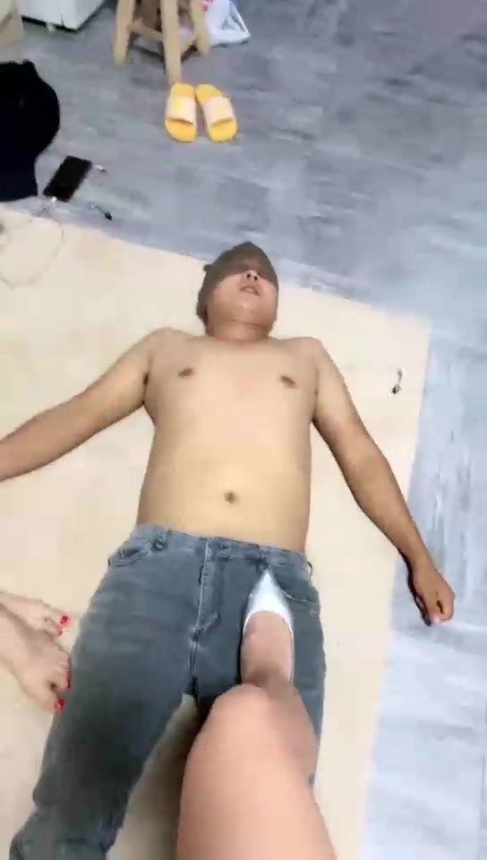 星期六 双主调教耳光重度SP踩踏圣水