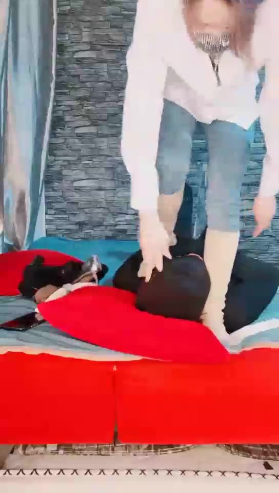 上海格格 强制坐脸窒息 原味高跟让贱狗生不如死 上）