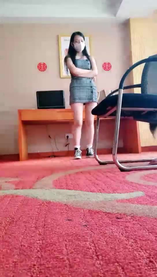 佳影 进来看你们要的黄毛贱母狗