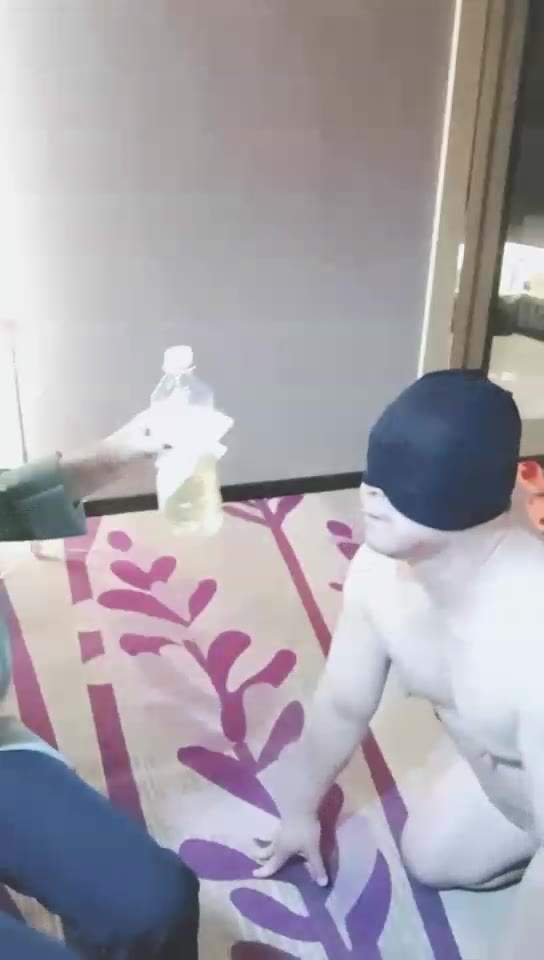 依然 耳光圣水爆菊
