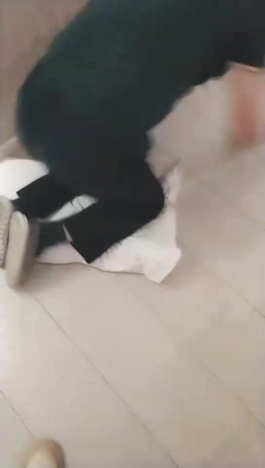 诗恩大大 求饶奴 鞋底喂食 踩踏 SP
