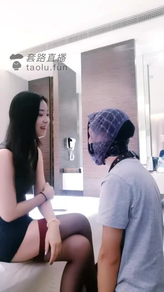 月儿公主 调教狗奴耳光丝袜嘟嘴