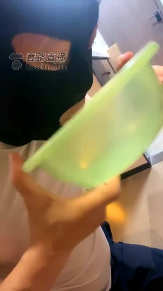 三三 咀嚼喂食贱狗