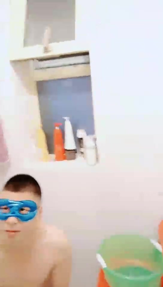 冰冰女主 圣水泡面