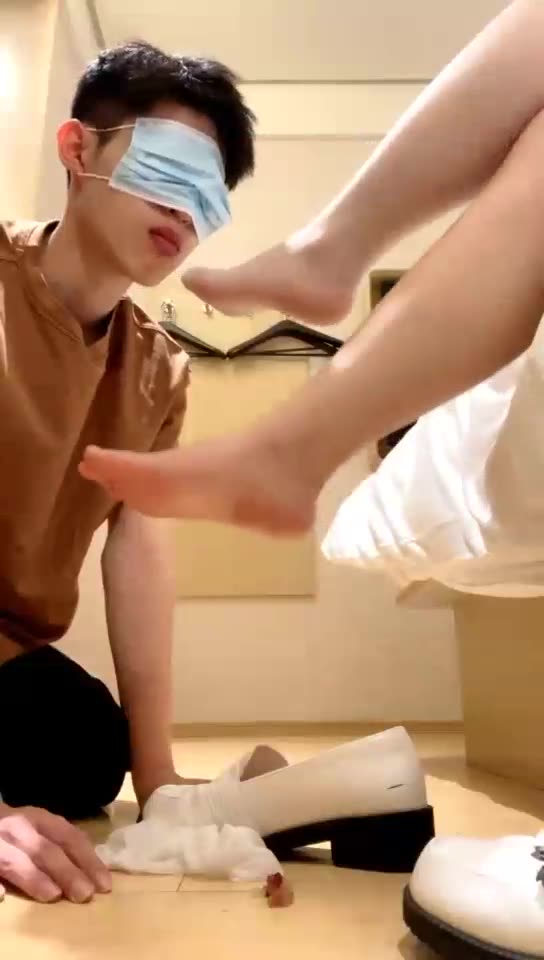 奶圆子 调教白丝Jk女主坐脸