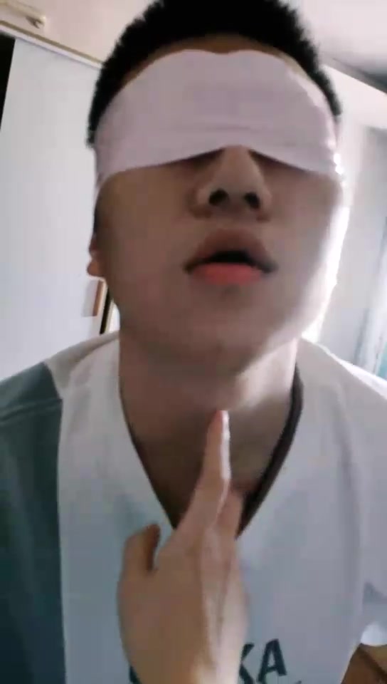 是轻轻呀 耳光 舔脚 控精