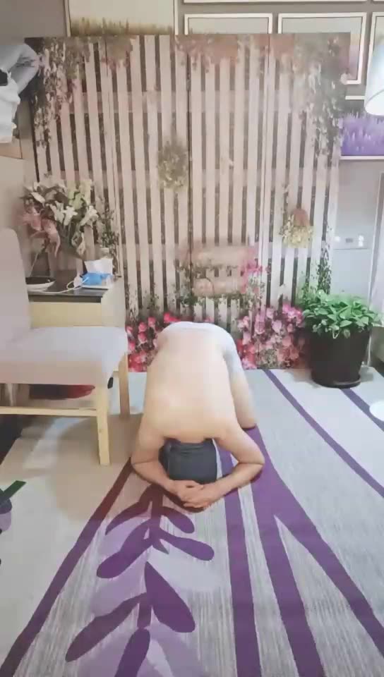 依然 午夜场 下）踩踏