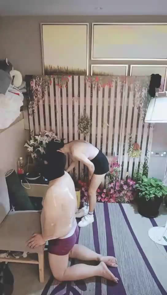 依然 耳光 虐乳 SP 踢打