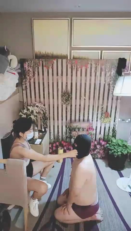 依然 耳光 虐乳 SP 踢打