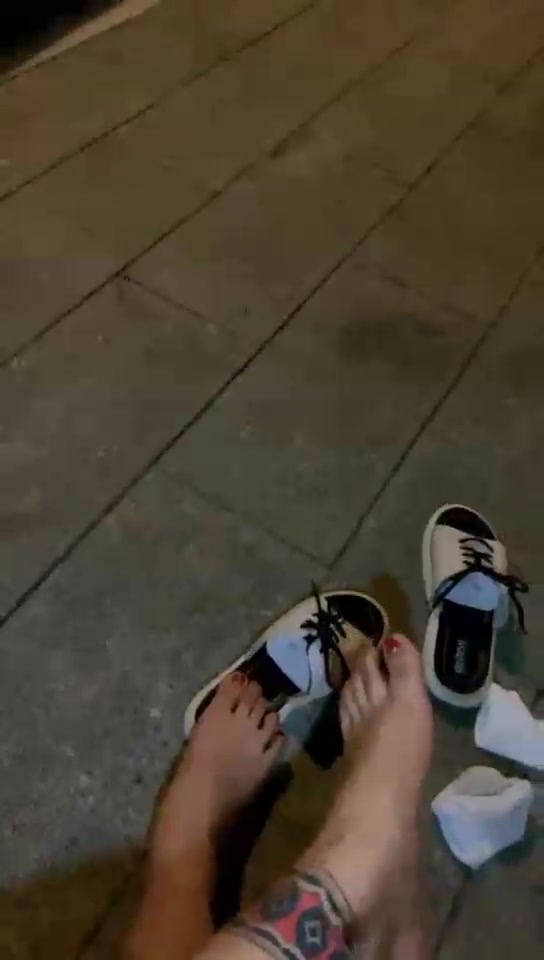 香奶奶 户外开发路人跪舔 猛吸玉足